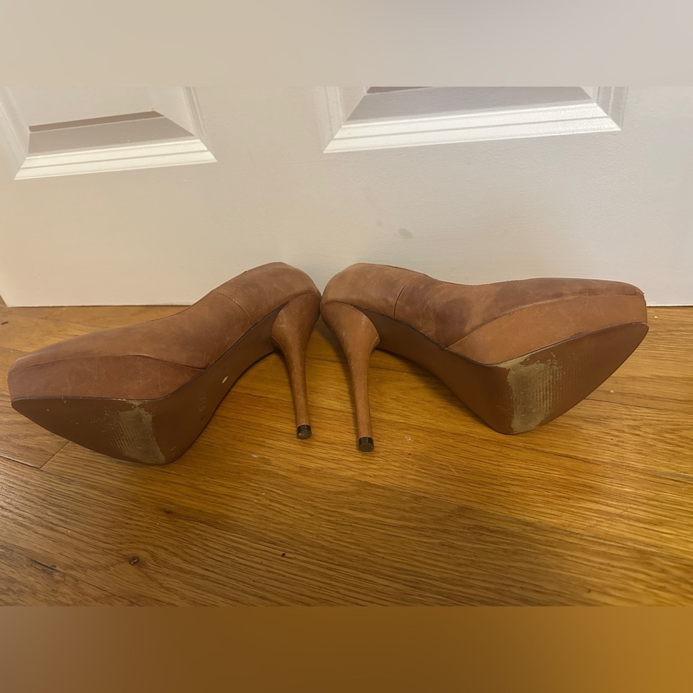 Steve Madden Camel Brown Darrin Heel Size 9, 5.5" Heel - Picture 9 of 10